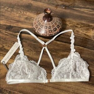 Monique Lhuillier Front Closure Lace Bralette - Medium